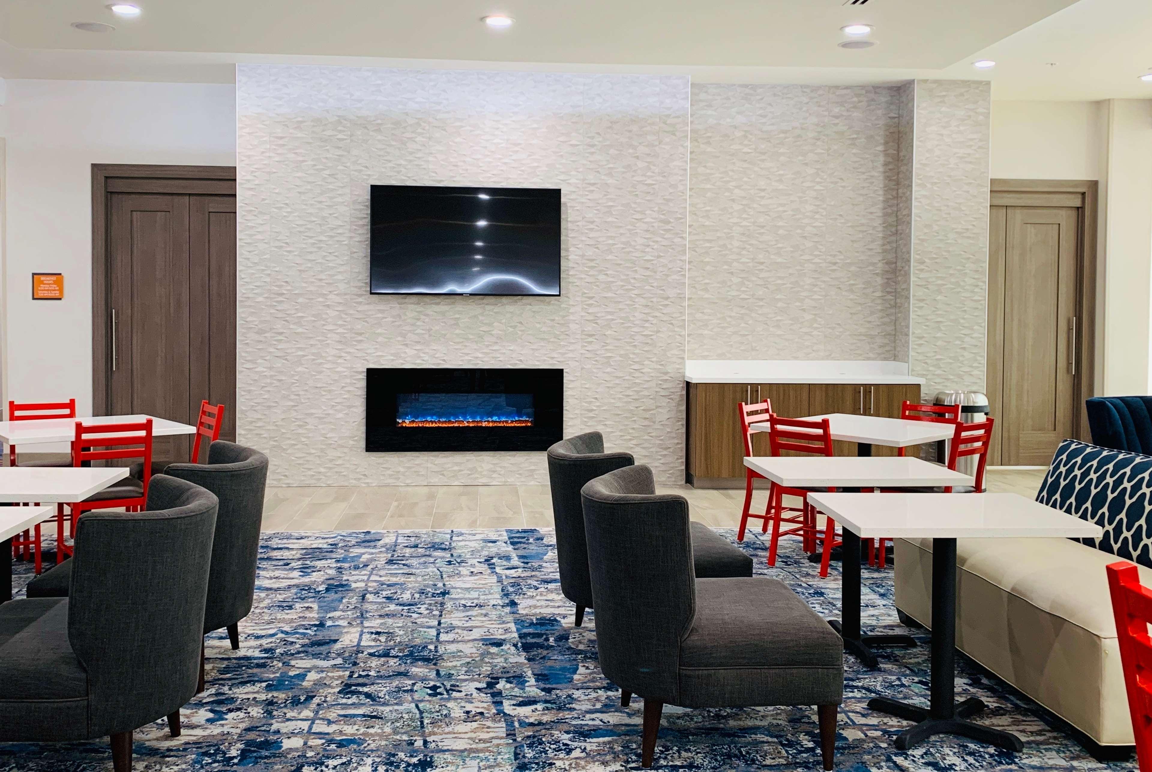 La Quinta Inn&Suites by Wyndham - Red Oak TX IH-35E Bagian luar foto